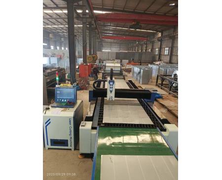 河南全自動(dòng)上下料激光數控切割機